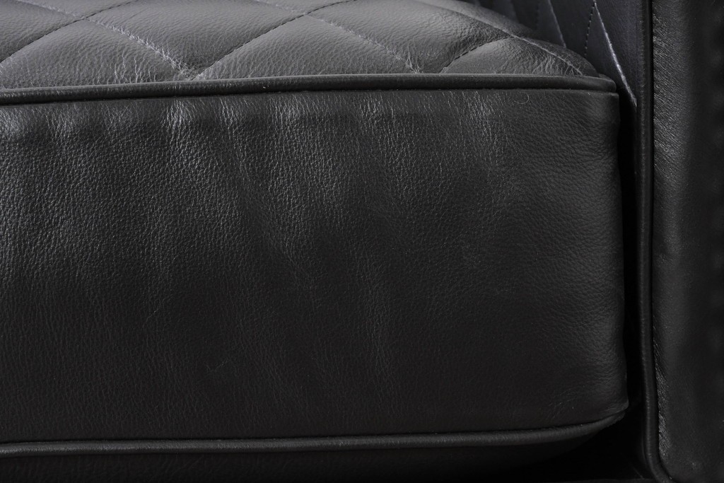 中古　超美品　アメリカ最高級ブランド　センチュリー(CENTURY)　レザーキルティングが魅力の1人掛けソファとオットマンセット　定価約135万円　(R-086042)