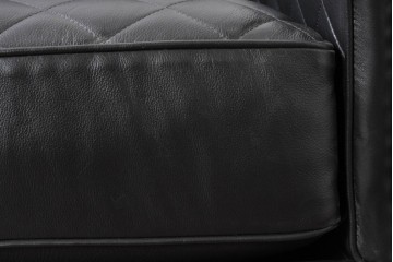 中古　超美品　アメリカ最高級ブランド　センチュリー(CENTURY)　レザーキルティングが魅力の1人掛けソファとオットマンセット　定価約135万円　(R-086042)