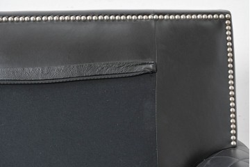 中古　超美品　アメリカ最高級ブランド　センチュリー(CENTURY)　レザーキルティングが魅力の1人掛けソファとオットマンセット　定価約135万円　(R-086042)