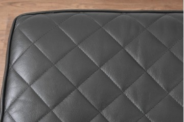 中古　超美品　アメリカ最高級ブランド　センチュリー(CENTURY)　レザーキルティングが魅力の1人掛けソファとオットマンセット　定価約135万円　(R-086042)