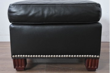 中古　超美品　アメリカ最高級ブランド　センチュリー(CENTURY)　レザーキルティングが魅力の1人掛けソファとオットマンセット　定価約135万円　(R-086042)