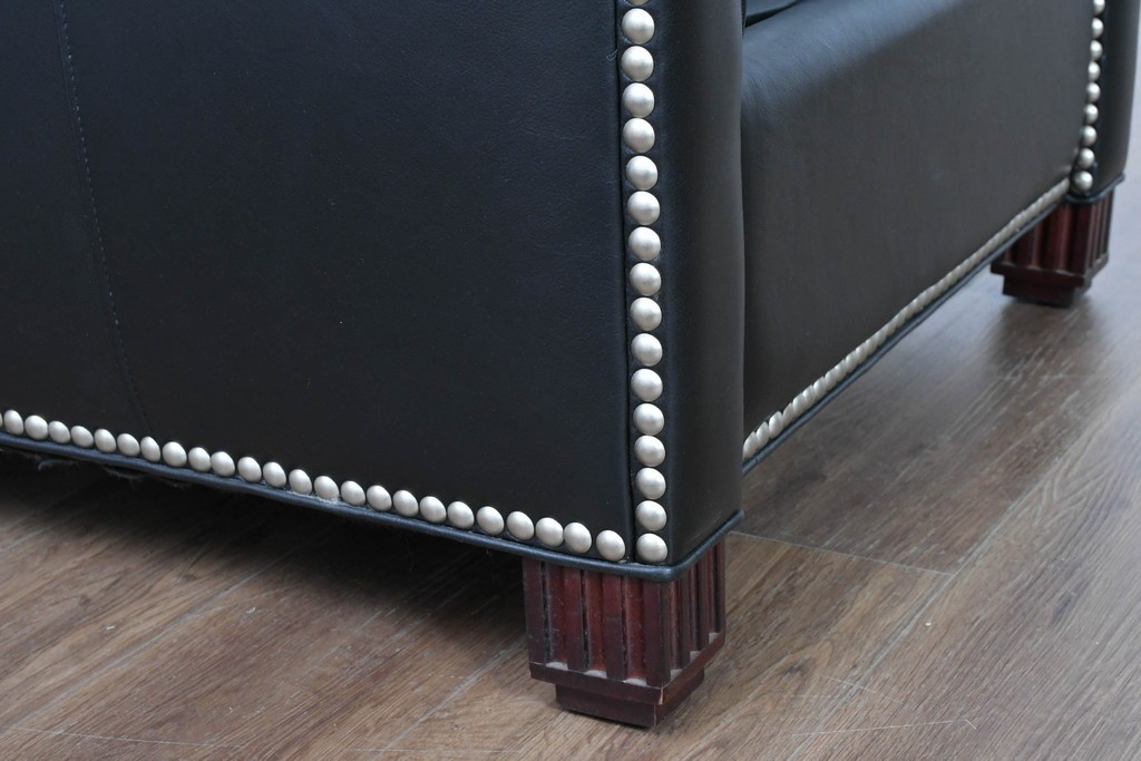 中古　超美品　アメリカ最高級ブランド　センチュリー(CENTURY)　レザーキルティングが魅力の1人掛けソファとオットマンセット　定価約135万円　(R-086042)