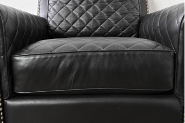 中古　超美品　アメリカ最高級ブランド　センチュリー(CENTURY)　レザーキルティングが魅力の1人掛けソファとオットマンセット　定価約135万円　(R-086042)