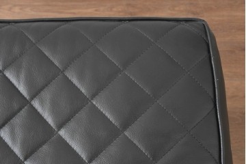 中古　超美品　アメリカ最高級ブランド　センチュリー(CENTURY)　レザーキルティングが魅力の1人掛けソファとオットマンセット　定価約135万円　(R-086042)