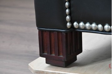 中古　超美品　アメリカ最高級ブランド　センチュリー(CENTURY)　レザーキルティングが魅力の2人掛けソファ　定価約180万円　(R-086043)