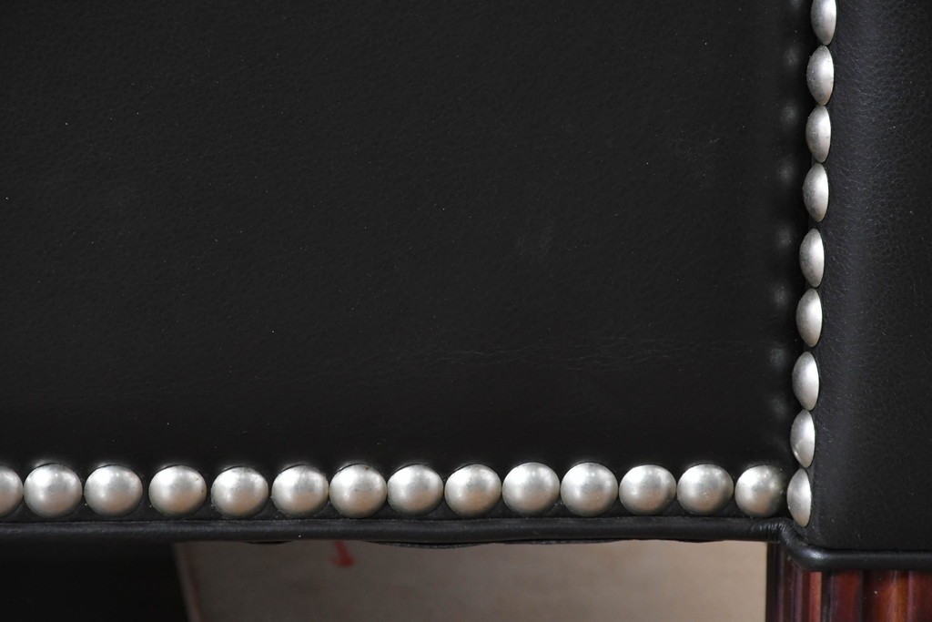 中古　超美品　アメリカ最高級ブランド　センチュリー(CENTURY)　レザーキルティングが魅力の2人掛けソファ　定価約180万円　(R-086043)