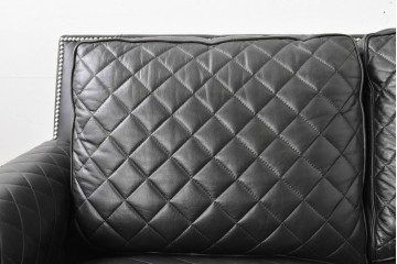 中古　超美品　アメリカ最高級ブランド　センチュリー(CENTURY)　レザーキルティングが魅力の2人掛けソファ　定価約180万円　(R-086043)