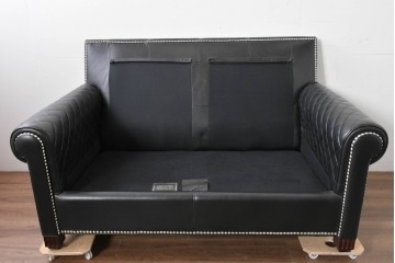 中古　超美品　アメリカ最高級ブランド　センチュリー(CENTURY)　レザーキルティングが魅力の2人掛けソファ　定価約180万円　(R-086043)