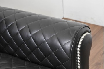 中古　超美品　アメリカ最高級ブランド　センチュリー(CENTURY)　レザーキルティングが魅力の3人掛けソファ　(R-086044)