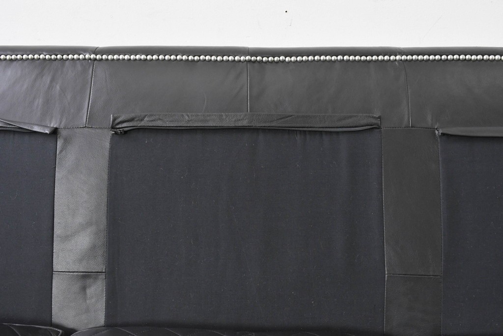 中古　超美品　アメリカ最高級ブランド　センチュリー(CENTURY)　レザーキルティングが魅力の3人掛けソファ　(R-086044)