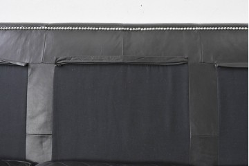 中古　超美品　アメリカ最高級ブランド　センチュリー(CENTURY)　レザーキルティングが魅力の3人掛けソファ　(R-086044)