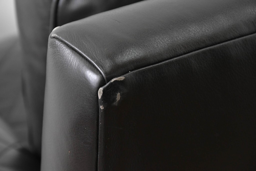 中古　超美品　アメリカ最高級ブランド　センチュリー(CENTURY)　レザーキルティングが魅力の3人掛けソファ　(R-086044)