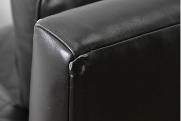 中古　超美品　アメリカ最高級ブランド　センチュリー(CENTURY)　レザーキルティングが魅力の3人掛けソファ　(R-086044)