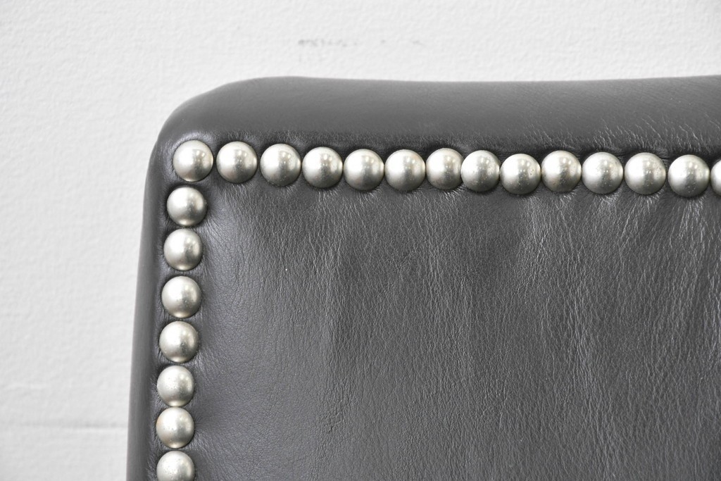 中古　超美品　アメリカ最高級ブランド　センチュリー(CENTURY)　レザーキルティングが魅力の3人掛けソファ　(R-086044)