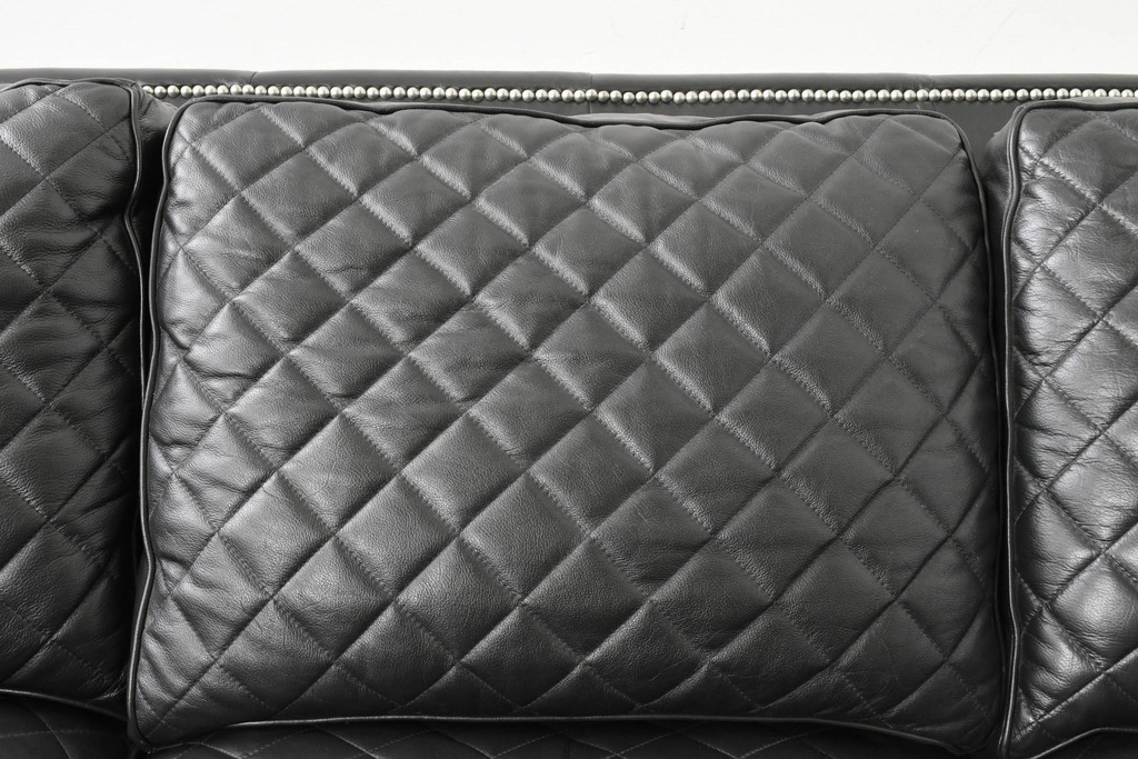 中古　超美品　アメリカ最高級ブランド　センチュリー(CENTURY)　レザーキルティングが魅力の3人掛けソファ　(R-086044)