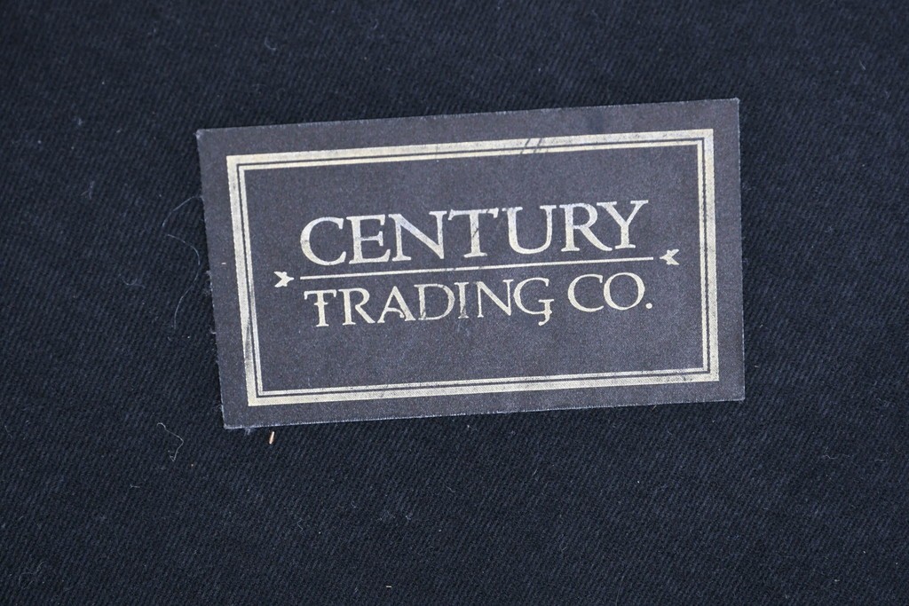 中古　超美品　アメリカ最高級ブランド　センチュリー(CENTURY)　レザーキルティングが魅力の3人掛けソファ　(R-086044)