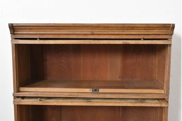 和製アンティーク　段ごとに異なる意匠が楽しめるフラップ扉のスタッキングブックケース　(R-086045)