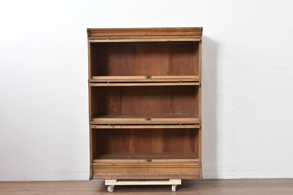 和製アンティーク　段ごとに異なる意匠が楽しめるフラップ扉のスタッキングブックケース　(R-086045)