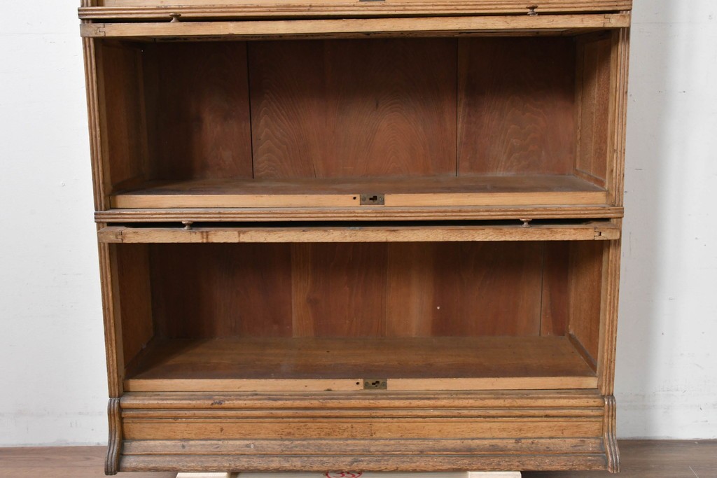 和製アンティーク　段ごとに異なる意匠が楽しめるフラップ扉のスタッキングブックケース　(R-086045)