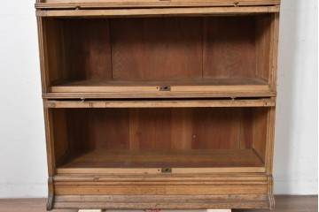 和製アンティーク　段ごとに異なる意匠が楽しめるフラップ扉のスタッキングブックケース　(R-086045)