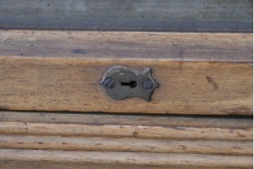 和製アンティーク　段ごとに異なる意匠が楽しめるフラップ扉のスタッキングブックケース　(R-086045)