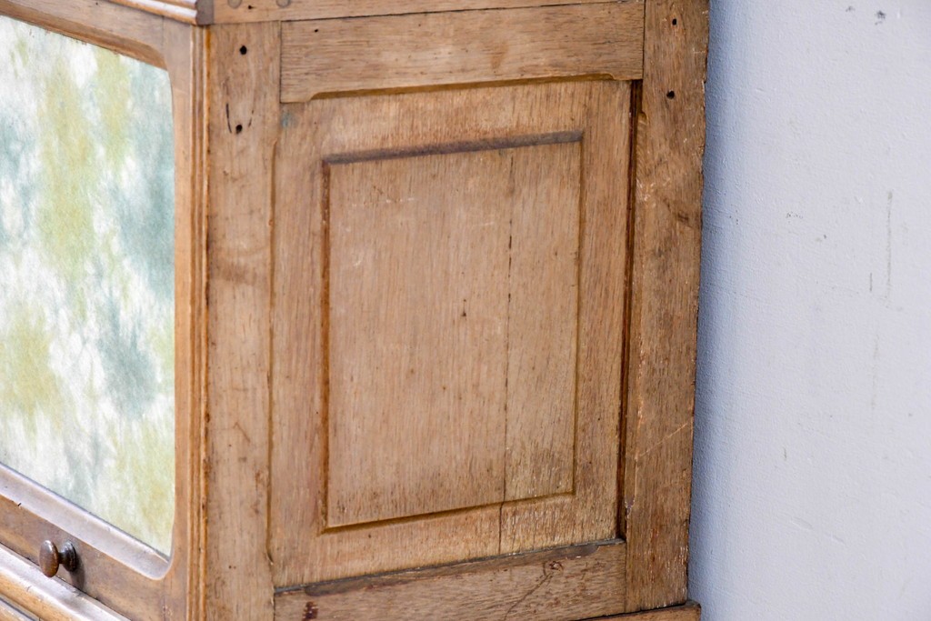 和製アンティーク　段ごとに異なる意匠が楽しめるフラップ扉のスタッキングブックケース　(R-086045)