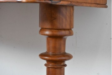 イギリスアンティーク　バーチ材　透かし彫りが優雅なコンソールテーブル　(R-086046)