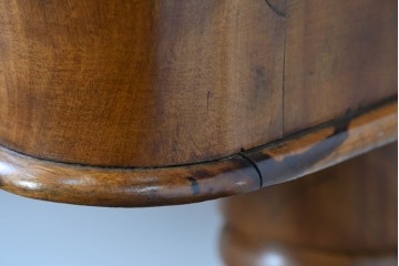 イギリスアンティーク　バーチ材　透かし彫りが優雅なコンソールテーブル　(R-086046)