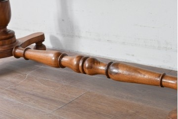 イギリスアンティーク　バーチ材　透かし彫りが優雅なコンソールテーブル　(R-086046)