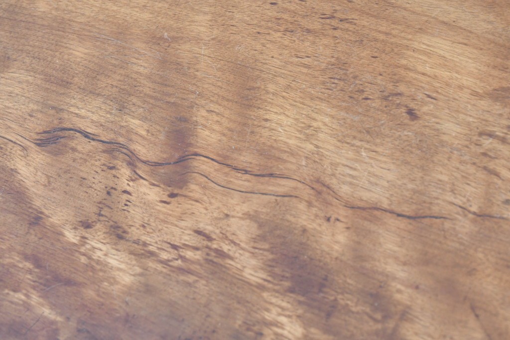 イギリスアンティーク　バーチ材　透かし彫りが優雅なコンソールテーブル　(R-086046)