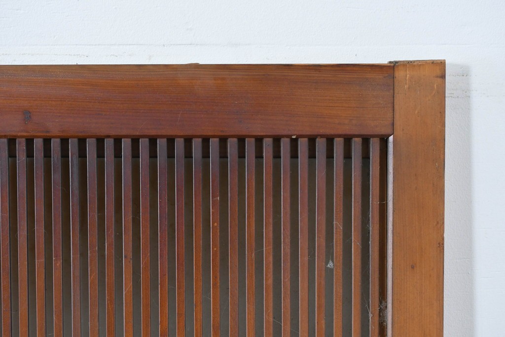 アンティーク建具　昭和初期　腰板欅(ケヤキ)材　裏ガラス付き　細やかな縦格子が美しい格子戸3枚セット　(R-086049)