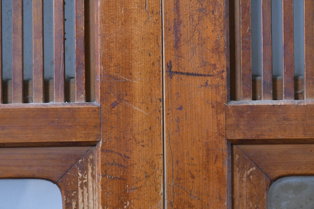 アンティーク建具　昭和初期　腰板欅(ケヤキ)材　裏ガラス付き　細やかな縦格子が美しい格子戸3枚セット　(R-086049)