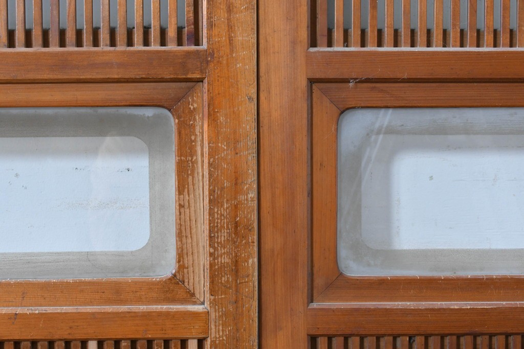 アンティーク建具　昭和初期　腰板欅(ケヤキ)材　裏ガラス付き　細やかな縦格子が美しい格子戸3枚セット　(R-086049)
