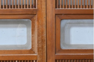 アンティーク建具　昭和初期　腰板欅(ケヤキ)材　裏ガラス付き　細やかな縦格子が美しい格子戸3枚セット　(R-086049)