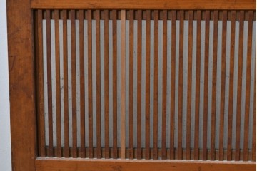 アンティーク建具　昭和初期　腰板欅(ケヤキ)材　裏ガラス付き　細やかな縦格子が美しい格子戸3枚セット　(R-086049)