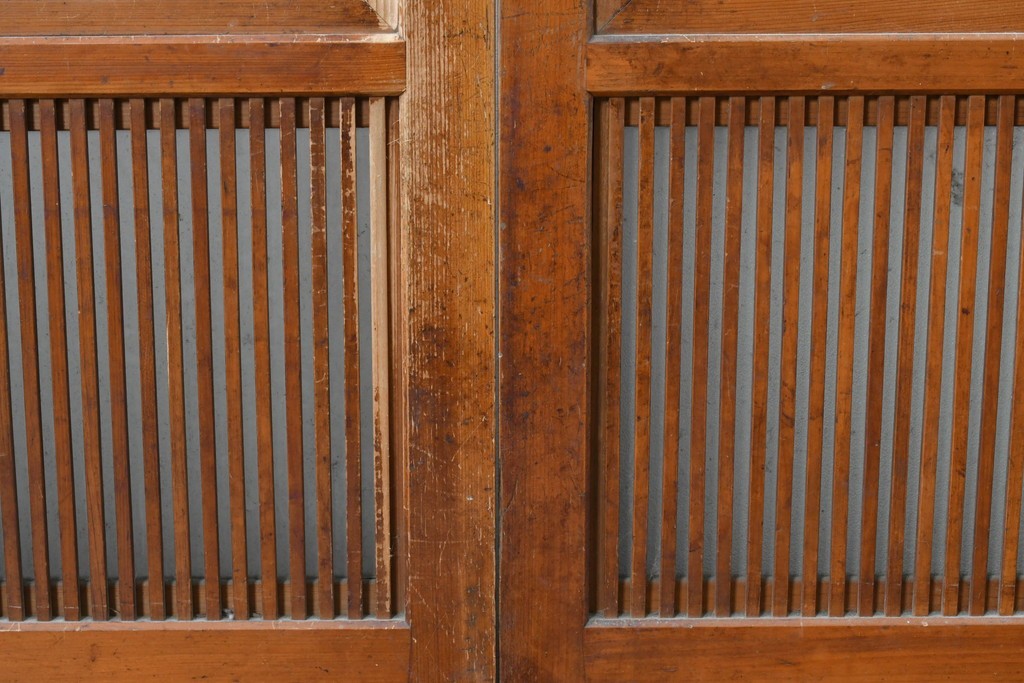 アンティーク建具　昭和初期　腰板欅(ケヤキ)材　裏ガラス付き　細やかな縦格子が美しい格子戸3枚セット　(R-086049)