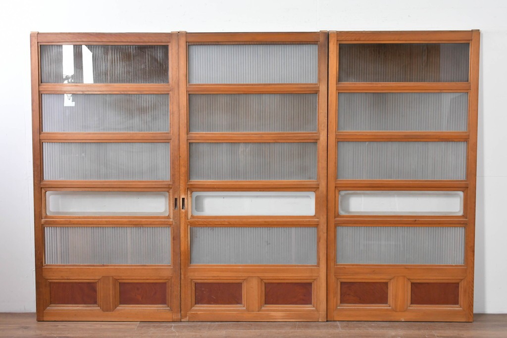 アンティーク建具　昭和初期　腰板欅(ケヤキ)材　裏ガラス付き　細やかな縦格子が美しい格子戸3枚セット　(R-086049)