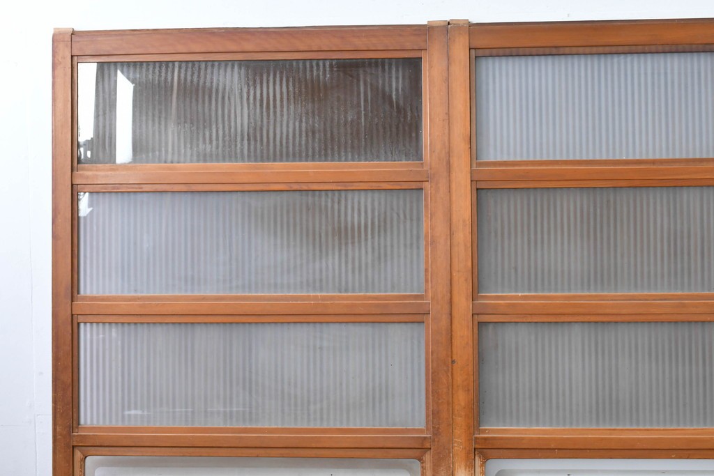 アンティーク建具　昭和初期　腰板欅(ケヤキ)材　裏ガラス付き　細やかな縦格子が美しい格子戸3枚セット　(R-086049)