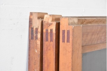 アンティーク建具　昭和初期　腰板欅(ケヤキ)材　裏ガラス付き　細やかな縦格子が美しい格子戸3枚セット　(R-086049)