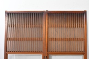 アンティーク建具　昭和初期　腰板欅(ケヤキ)材　裏ガラス付き　細やかな縦格子が美しい格子戸2枚セット　(R-086050)