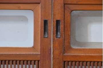 アンティーク建具　昭和初期　腰板欅(ケヤキ)材　裏ガラス付き　細やかな縦格子が美しい格子戸2枚セット　(R-086050)