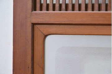 アンティーク建具　昭和初期　腰板欅(ケヤキ)材　裏ガラス付き　細やかな縦格子が美しい格子戸2枚セット　(R-086050)