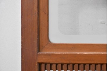 アンティーク建具　昭和初期　腰板欅(ケヤキ)材　裏ガラス付き　細やかな縦格子が美しい格子戸2枚セット　(R-086050)