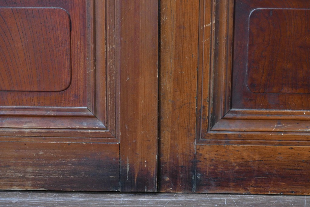 アンティーク建具　昭和初期　腰板欅(ケヤキ)材　裏ガラス付き　細やかな縦格子が美しい格子戸2枚セット　(R-086050)