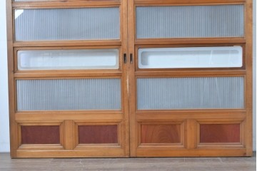 アンティーク建具　昭和初期　腰板欅(ケヤキ)材　裏ガラス付き　細やかな縦格子が美しい格子戸2枚セット　(R-086050)