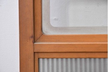 アンティーク建具　昭和初期　腰板欅(ケヤキ)材　裏ガラス付き　細やかな縦格子が美しい格子戸2枚セット　(R-086050)