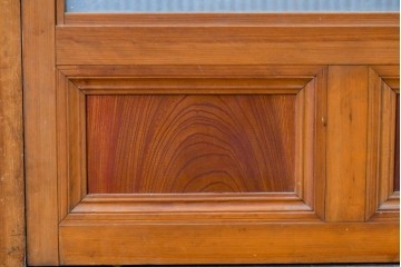 アンティーク建具　昭和初期　腰板欅(ケヤキ)材　裏ガラス付き　細やかな縦格子が美しい格子戸2枚セット　(R-086050)