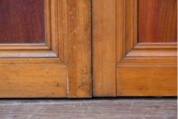 アンティーク建具　昭和初期　腰板欅(ケヤキ)材　裏ガラス付き　細やかな縦格子が美しい格子戸2枚セット　(R-086050)