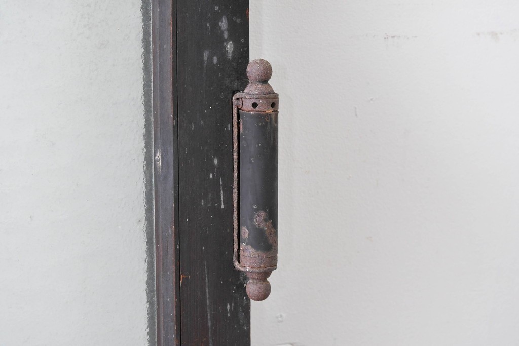 アンティーク建具　昭和初期　風合い豊かな木味が魅力のガラス扉1枚　(R-086053)