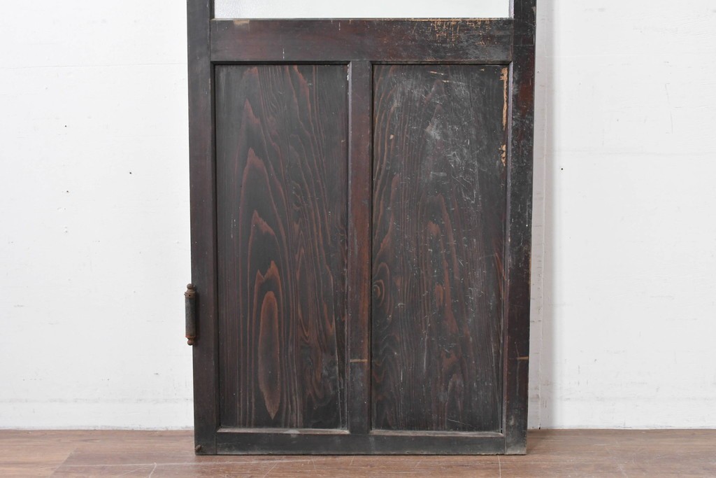 アンティーク建具　昭和初期　風合い豊かな木味が魅力のガラス扉1枚　(R-086053)